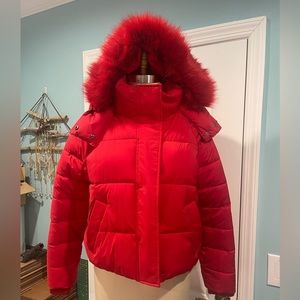 DKNY puffer cropped jacket - red - size L - furry hood